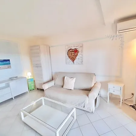 4 Beds In Marinella Just 100 Mt From The 골푸아랑시