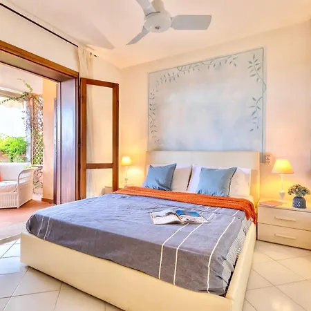 4 Beds In Marinella Just 100 Mt From The * 골푸아랑시